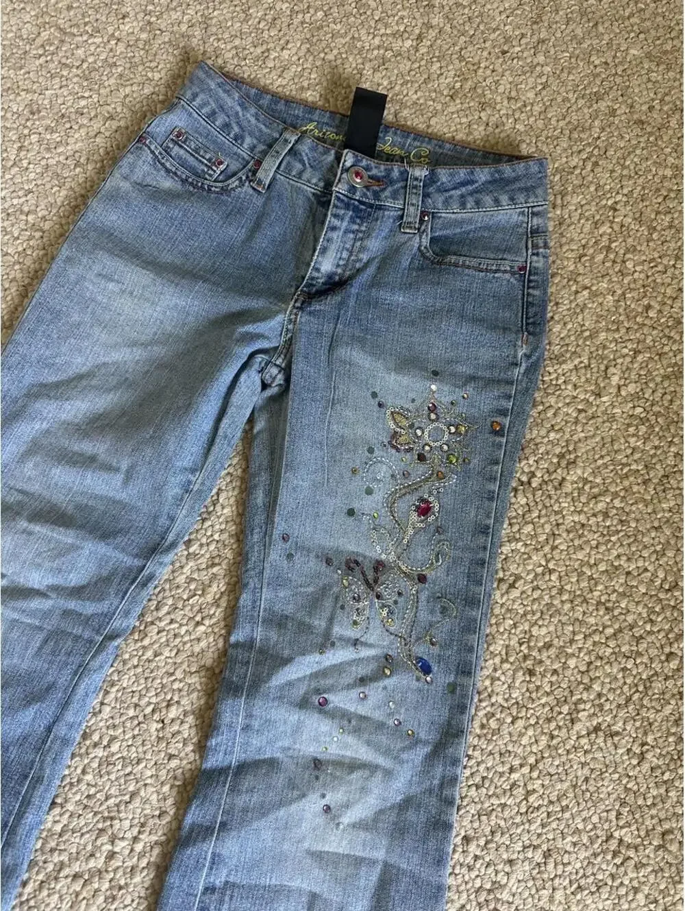 Girls y2k bedazzled jeans